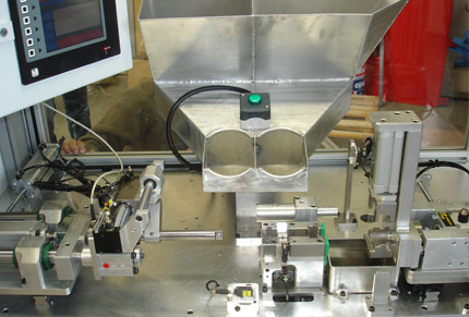 Machine de montage de ressort pour assistance débrayage - détail